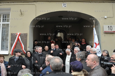 Odsloniecie tablicy pamiatkowej poswieconej pamieci...