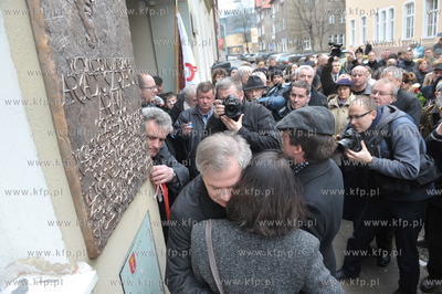 Odsloniecie tablicy pamiatkowej poswieconej pamieci...