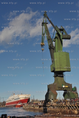 Stocznia Gdansk. Pochylnia B1. Wodowanie promu pasazersko-samochodowego...