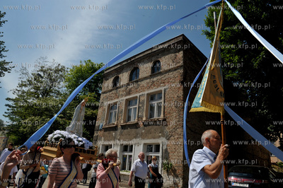 Uroczystosci i procesja Bozego Ciala w parafii sw....