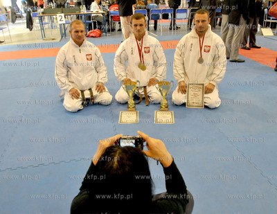 W zukowskiej hali wodowiskowo - sportowej odbtyly sie...