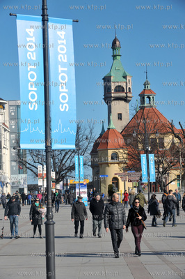 Sopot. Na placu Przyjaciol Sopotu i okolicach widac,...