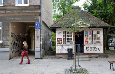 Gdansk Wrzeszcz. Sklpe w kiosku na  ul. Wajdeloty....