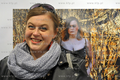 Wystawa fotografii Magdaleny Morawskiej  "Swieci, a...