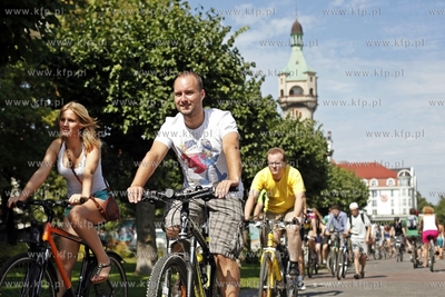 Sopot. FLASHMOB rowerzystów w zwiazku z ograniczeniem...