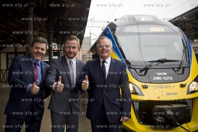 Inauguracyjny przejazd nowym pociągiem PKP SKM, typu...