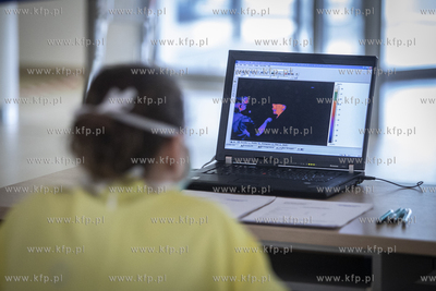 Obowiązkowy pomiar temperatury przed wejściem na...