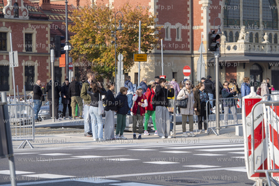 Wstępne otwarcie naziemnego przejścia dla pieszych...