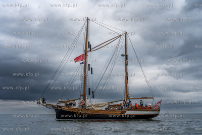 Zlot żaglowców Baltic Sail w Gdańsku. Parada jedostek...