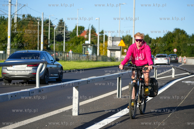 Ekostrada - nowa droga rowerowa w al. Armii Krajowej...