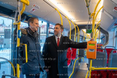 Konferencja poświęcona zmianie operatorów na 18...