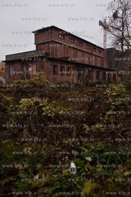 Kolejne budynki Stoczni Gdanskiej do wyburzenia .Tym...