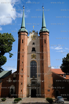Gdansk Oliwa. Niszczejacy budynek po dawnej piekarni...