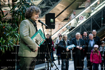 Gdansk. Centrum Handlowe Manhattan. Premiera i promocja...