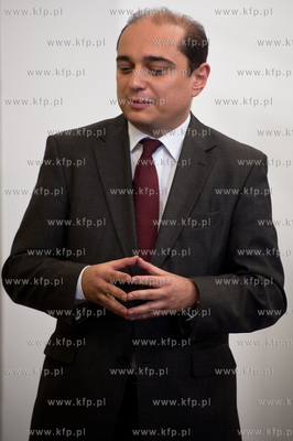 Gdansk. Ratusz Glownego Miasta. Debata pt Wojna ze...