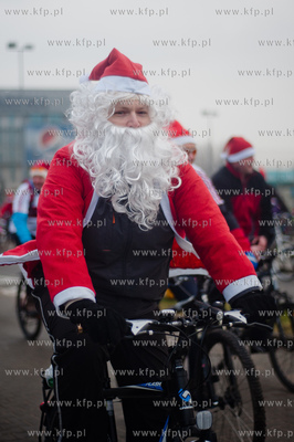 Gdansk. Parking pod Ergo Arena. Coroczna akcja Mikolaje...