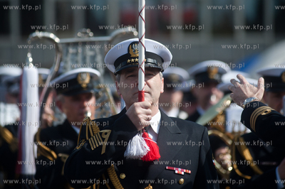Gdansk. Targ Weglowy. Wielki Festyn Rodzinny, swietujacy...