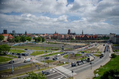 Gdansk. Budowa kompleksu uslugowo - handlowego Forum...