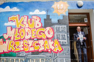 Gdansk. Spacer po Dolnym Wrzeszczu, poprzedzajacy uroczystosc...