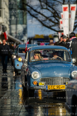 Sopot. Parada zabytkowych wozów strażackich i zabytkowych...