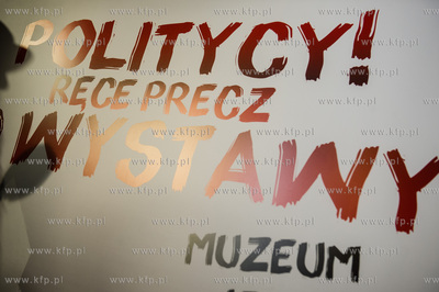 Gdańsk. Pikieta zorganizowana przez Komitet Obrony...