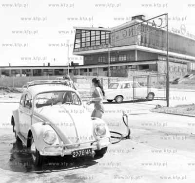 Mycie samochodu volkswagen garbus na campingu nr 19...