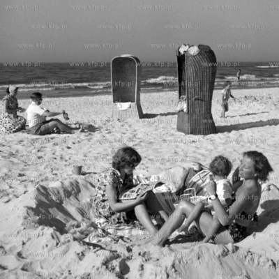 Wypoczynek na plaży. 
(lata60).
1960
0004726z_1960
Fot....