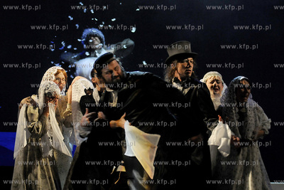 Teatr Muzyczny w Gdyni. III proba generalna spektaklu...