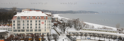 Zimowy Sopot, widok z latarni morskiej. Nz. hotel Sheraton
19.01.2009
fot....