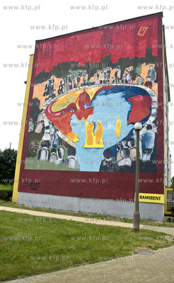 Ozdobne murale na blokach S.M. Zaspa. Nz. ul. Skarzynskiego...