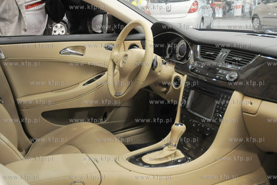 Trojmiejskie Targi Motoryzacyjne w hali wystawienniczej...