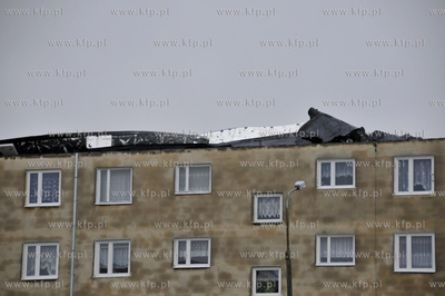 Polamane drzewa, przygniecione auta, zniszczone dachy...