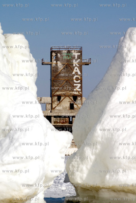 Ruiny torpedowni w Gdyni wybudowanej przez Niemcow...