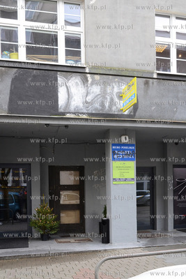 Gdynia. ul. Msciowja. Wandale zaatakowali biuro poselskie...