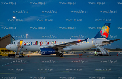 Port Lotniczy Gdansk. Nz. Airbus 320 Polskiej linii...
