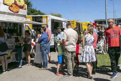 I Festiwal Smaków Food Trucków na parkingu przy ul....