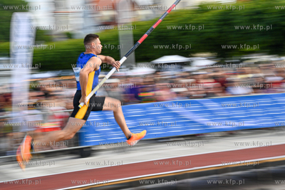 36. Tyczka na molo. Nz. Paweł Wojciechowski  23.06.2023...