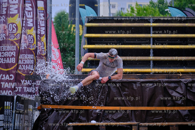 Uczestnicy Runmageddon ERGO ARENA Gdańsk/Sopot podczas...