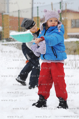 Pierwszy porzadny snieg w Gdansku. Dzieciaki dlugo...