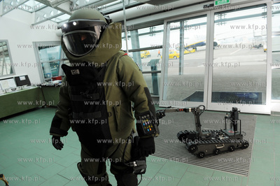 Morski Oddzial Strazy Granicznej gdanskiego lotniska...