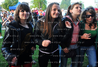 Po otwarciu nowej remizy OSP w Sulminie i poswieceniu...