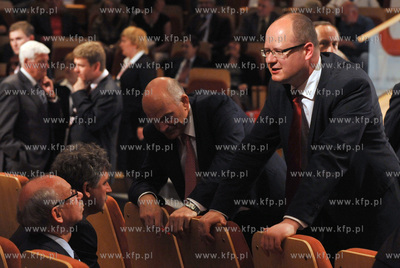 Obchody 20. rocznicy odzyskania wolnosci i upadku komunizmu....
