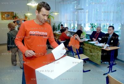 Wybory Prezydenta RP. Komisja nr 179 w Gimnazjum nr...