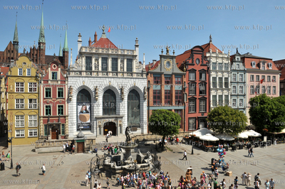 Gdansk, Dlugi Targ. Dwor Artusa i Studnia Neptuna....