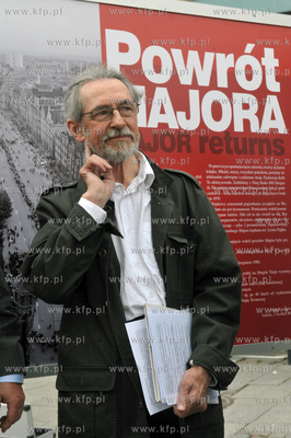 Otwarcie wystawy plenerowej "Powrot Majora" na Dlugim...