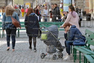 Wedrujace lawki czyli prototypowanie lub inaczej badanie...