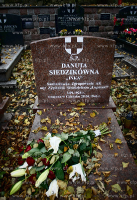 Gdansk. Cmentarz Garnizonowy. Symboliczne groby Danuty...