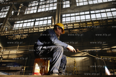 Gdynia. Stocznia Crist buduje statki na terenach bylej...