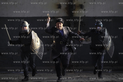 Stocznia Gdańsk. Zespol Big Cyc realizuje teledysk...