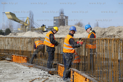 Uroczystosc wmurowania kamienia wegielnego pod budowe...